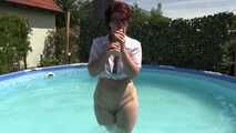 Sylvie in the pool - 4k