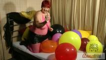 Popping balloons - Fetish Video