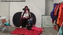 Mistress Eliza - BBW bodysitting and scarf play