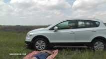 Lady Dolly drives a S-Cross on his servant