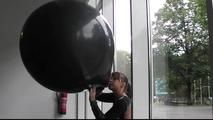 The huge balloon in public 2