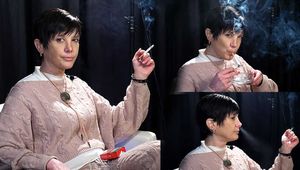 Smoking lady with over 25 years of smoking experience