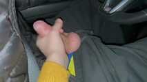 HANDJOB IM AUTO