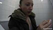Changing Rooms Pee