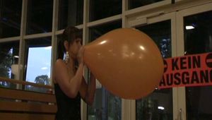 Riesenballon in Public