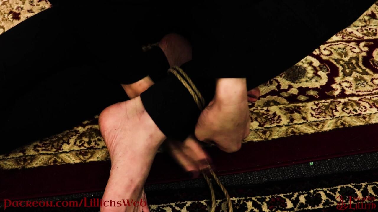 Shibari Tutorial 1 - Single Column Tie & Half Hitches