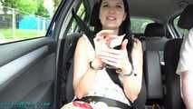 Nina geknebelt mit Pflastern im Auto