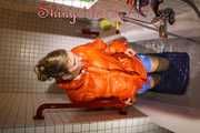 Watching SEXY SANDRA wearing a sexy lightblue oldschool shiny nylon shorts and an orange downjacket diving in the bathtub for a very special friend :-) (Pics)