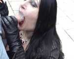 Rauchende Blowjob-Lady - Handjob mit Leder Handschuhen - Tittenfick - Spritz mir ins Gesicht