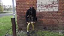 "Under german roofs" - Posing and Peeing in the new golden Disco Pants