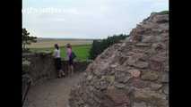 007003 Kim Takes An Impressive Pee On The Battlements