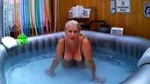 horny housewife in hot tub 