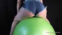 Buttocks in hot pants