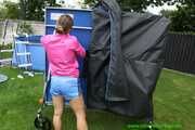 Watch Sandra preparing for Tabletennis in her shiny nylon Shorts