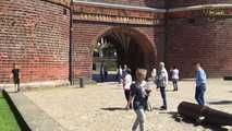 Bondage in Public • Lübeck: Holstentor