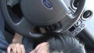 Valensina, genannt "Teen Drecksau mit geiler Fotze" bläst im Auto und wird dann gefickt - Valensina, called "teen bitch with a horny cunt" sucks in the car and then gets fucked