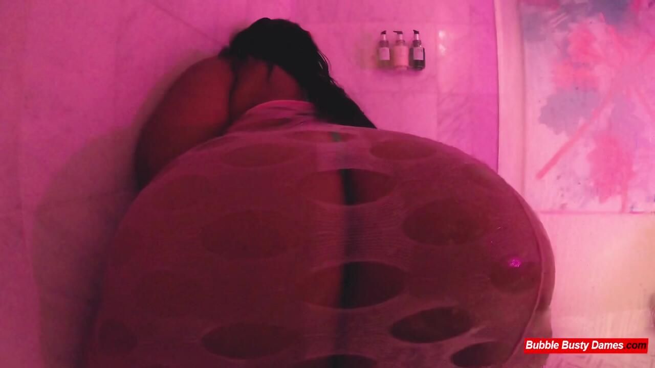 Simone Thyke - Bubble Busty Suds Intro Clip 2