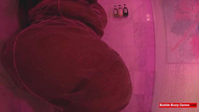 Simone Thyke - Bubble Busty Suds Intro Clip 2