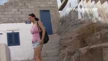 063006 Paulina Pees In A Back Alley