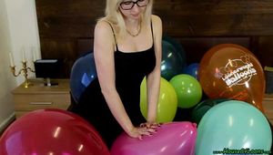 emily showing you her different balloon poppings