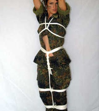 Military-Girl Gefesselt und geknebelt - Teil 2