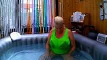 geiloe Hausfrau im Whirlpool 