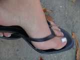 toe post heels