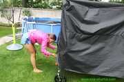 Watch Sandra preparing for Tabletennis in her shiny nylon Shorts