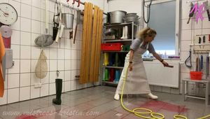 Today I clean the #slaughterroom #dirtyrubberapron
