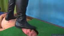 Daliah's overknee boots faceflattening