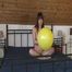 Nacktes Girl mit Luftballons