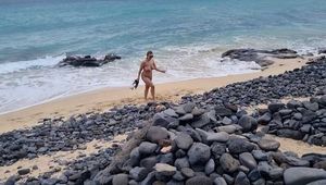 PEEPING TOM ALARM!!! Tourist films me naked at the beach! 