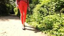 Spaziergang in roten Leggings - 1.Teil